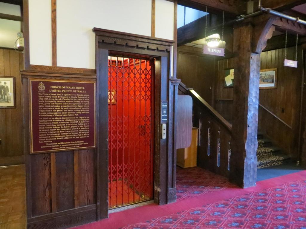 Prince Of Wales Hotel Waterton Park Esterno foto