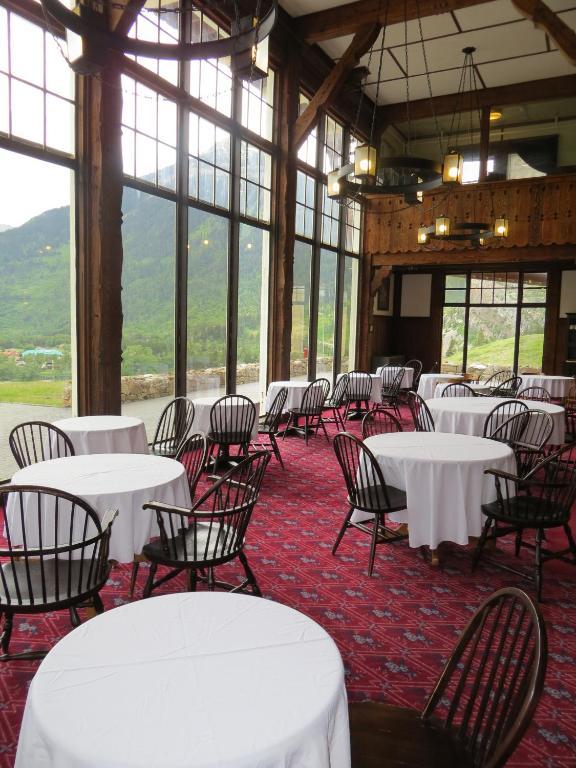 Prince Of Wales Hotel Waterton Park Esterno foto