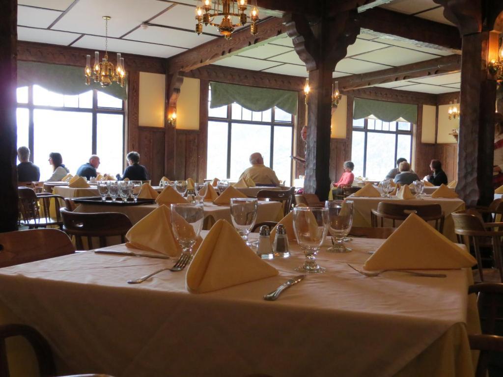 Prince Of Wales Hotel Waterton Park Esterno foto