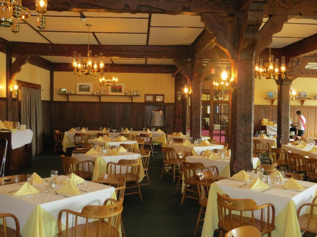 Prince Of Wales Hotel Waterton Park Esterno foto