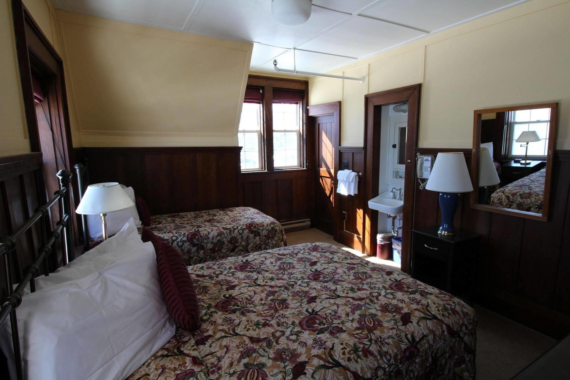 Prince Of Wales Hotel Waterton Park Esterno foto