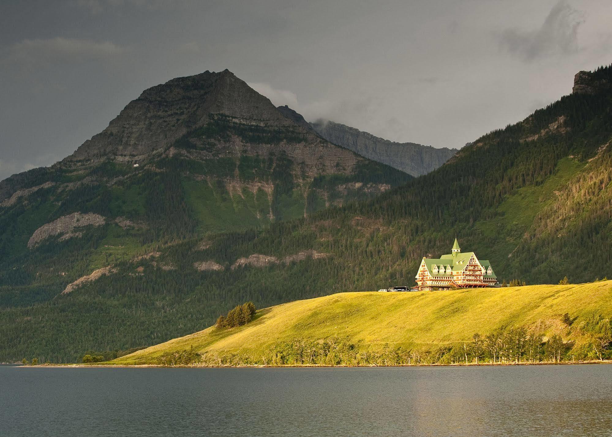 Prince Of Wales Hotel Waterton Park Esterno foto